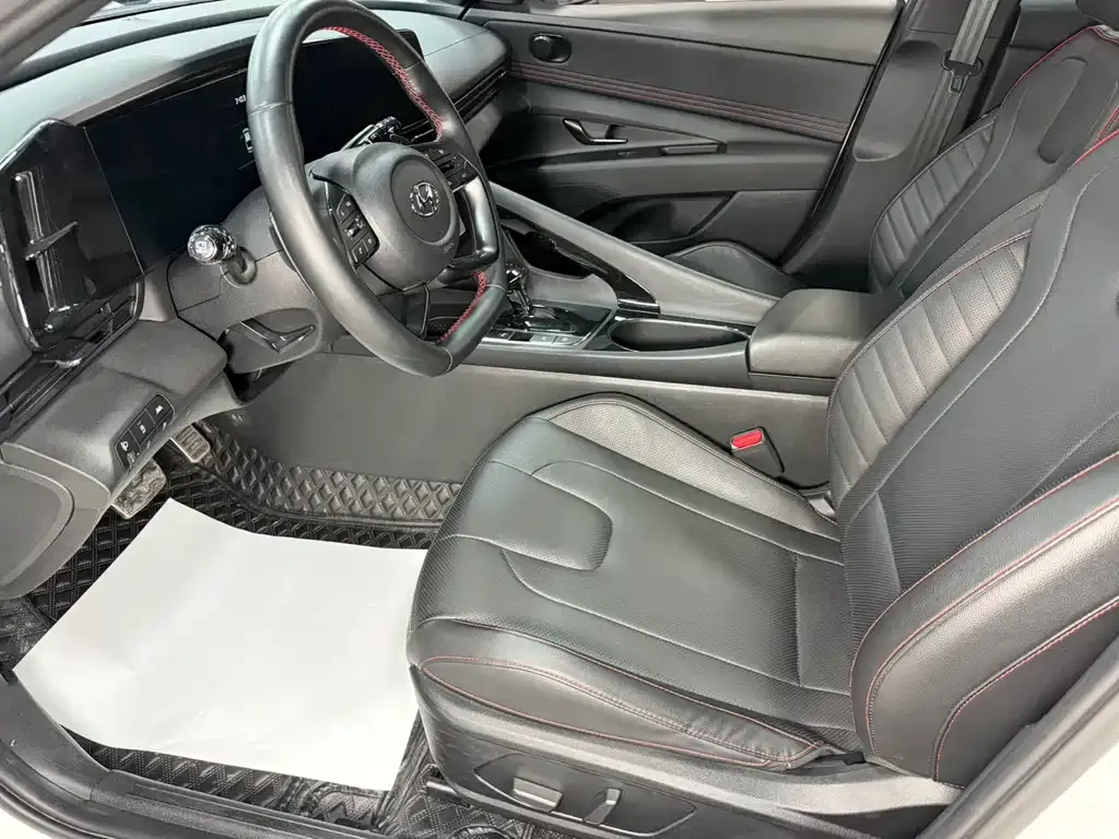 Hyundai Elantra — фото 10