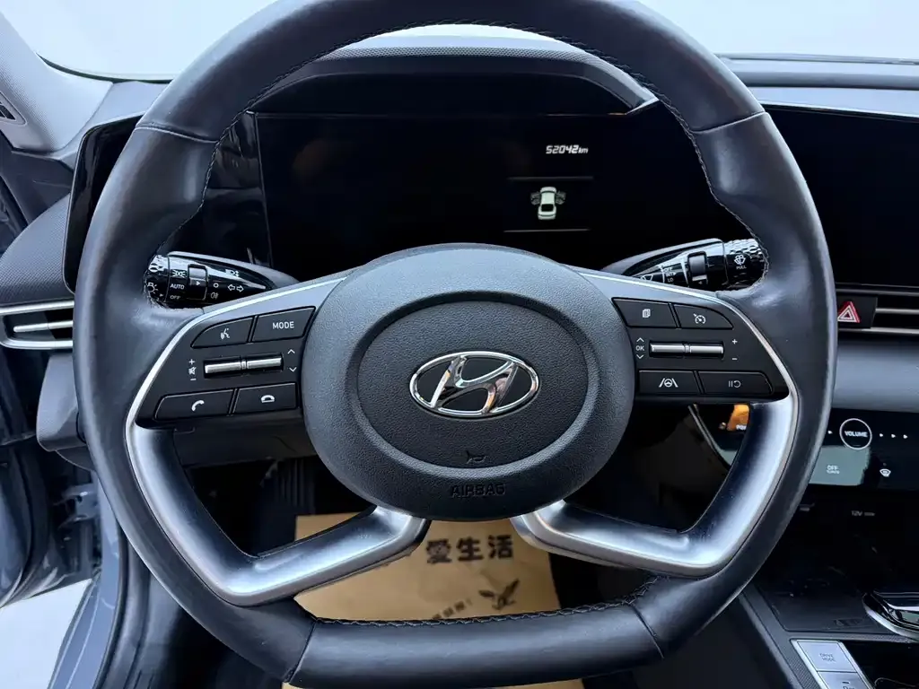 Hyundai Elantra — фото 7