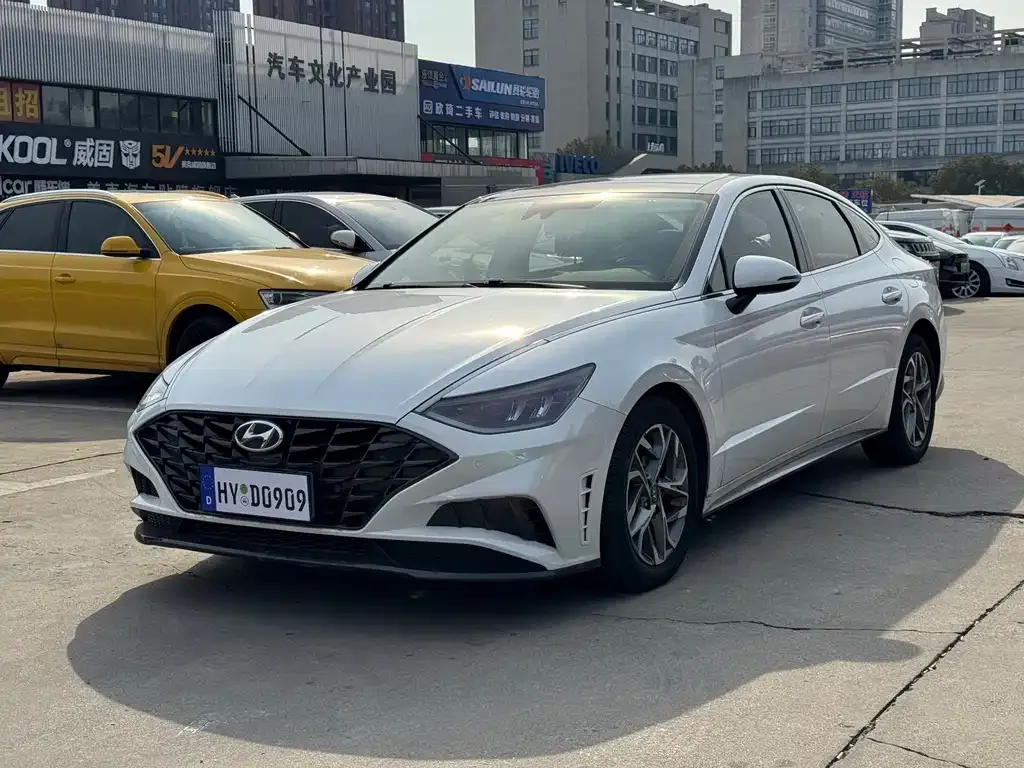 Hyundai Sonata — фото 1