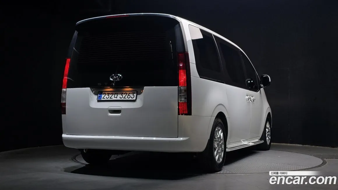 Hyundai Staria — фото 2