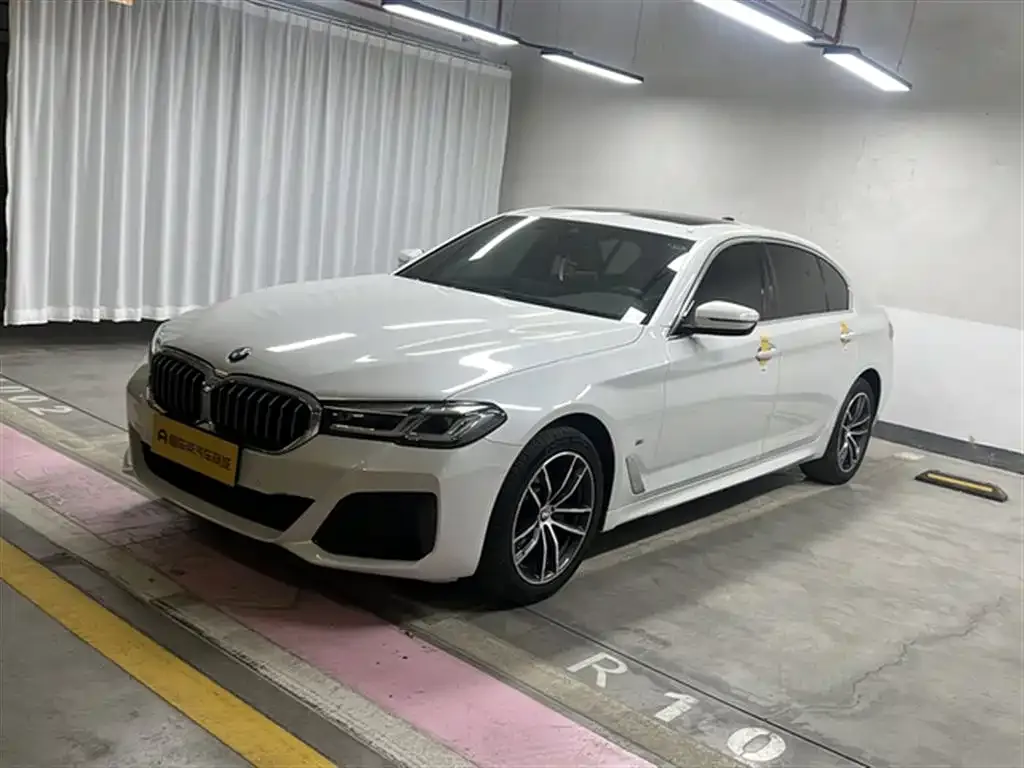 BMW 5 Series — фото 1