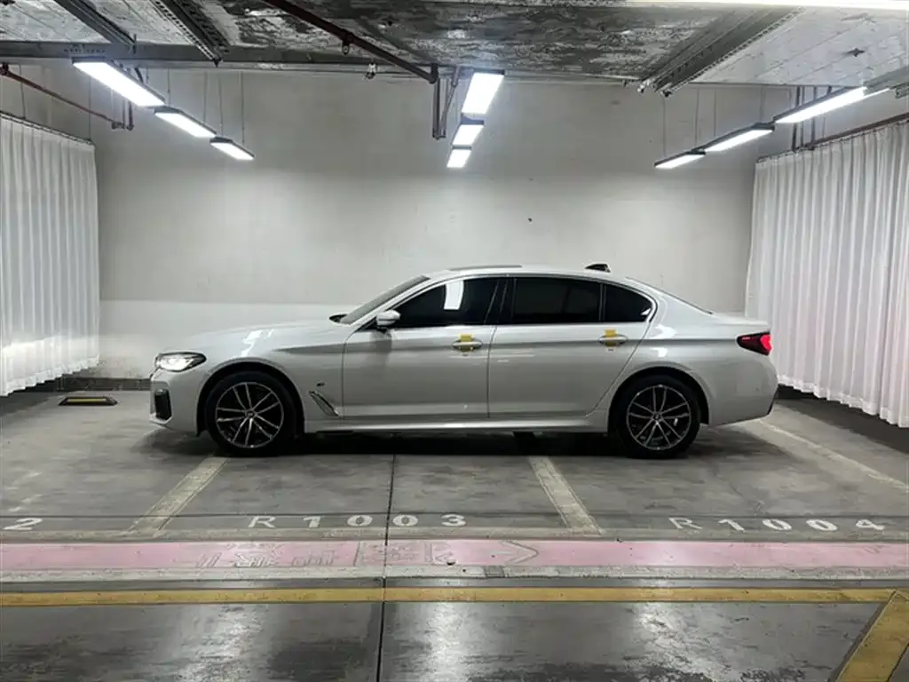 BMW 5 Series — фото 5