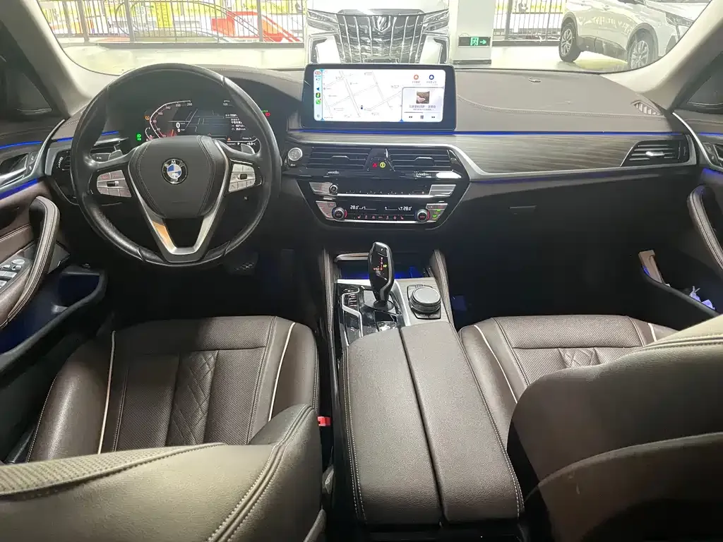 BMW 5 Series — фото 10