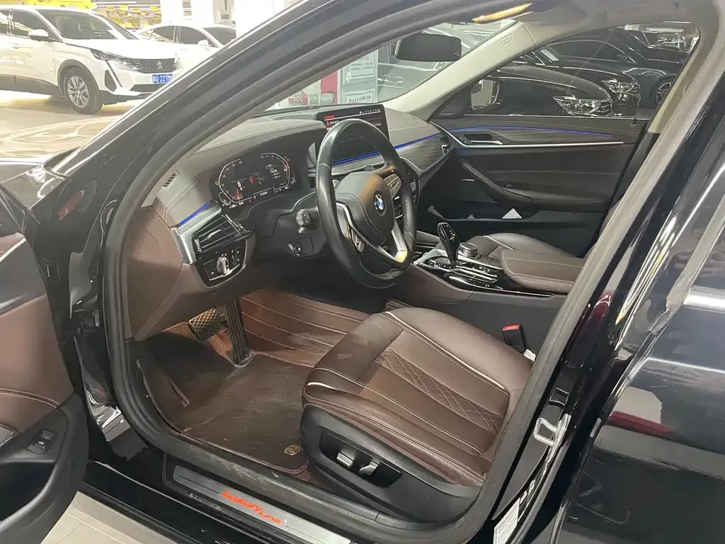 BMW 5 Series — фото 8