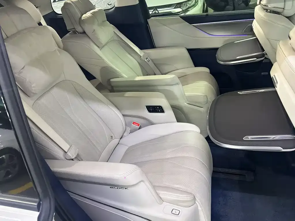 Buick GL8 Hybrid — фото 6