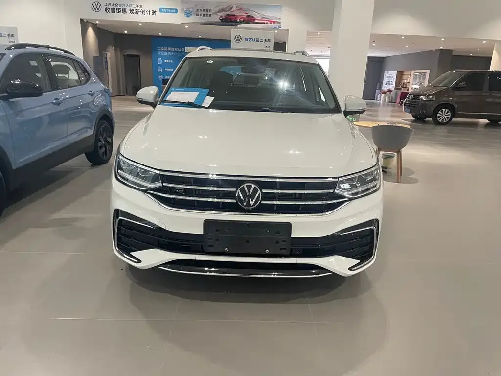 Volkswagen Tiguan L — фото 3