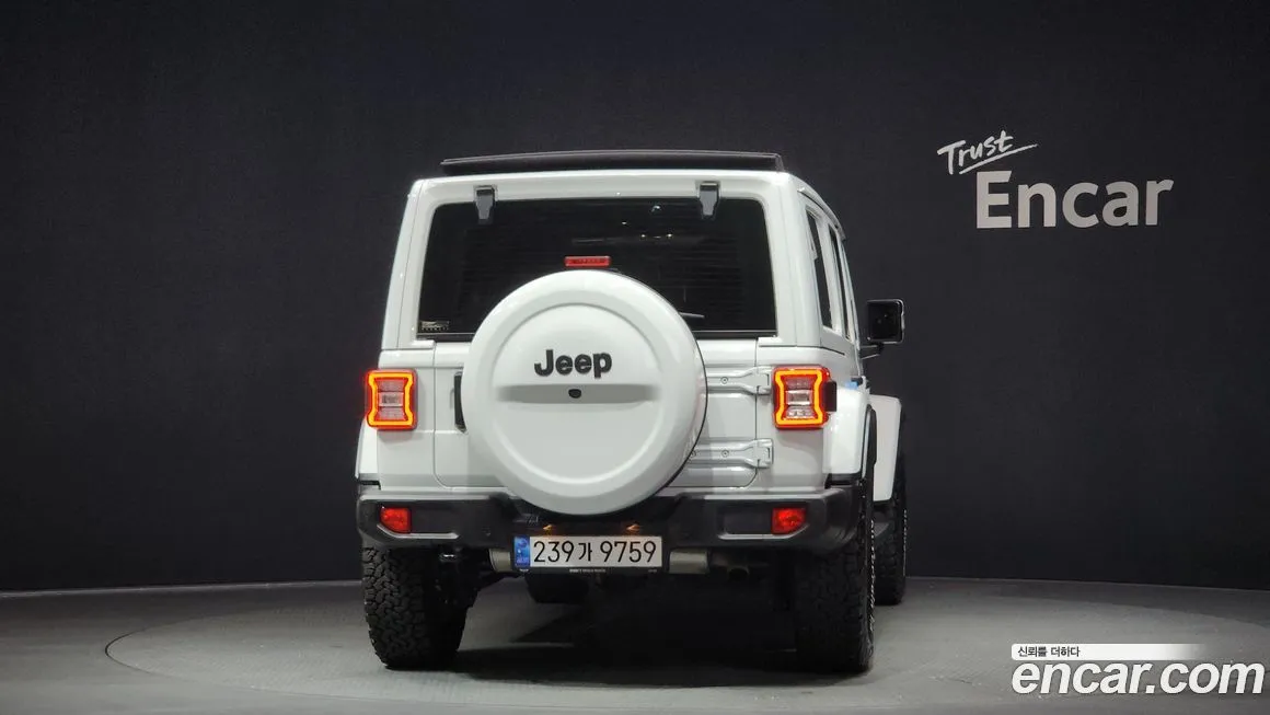 Jeep Wrangler — фото 10