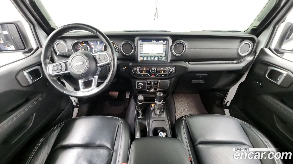 Jeep Wrangler — фото 9