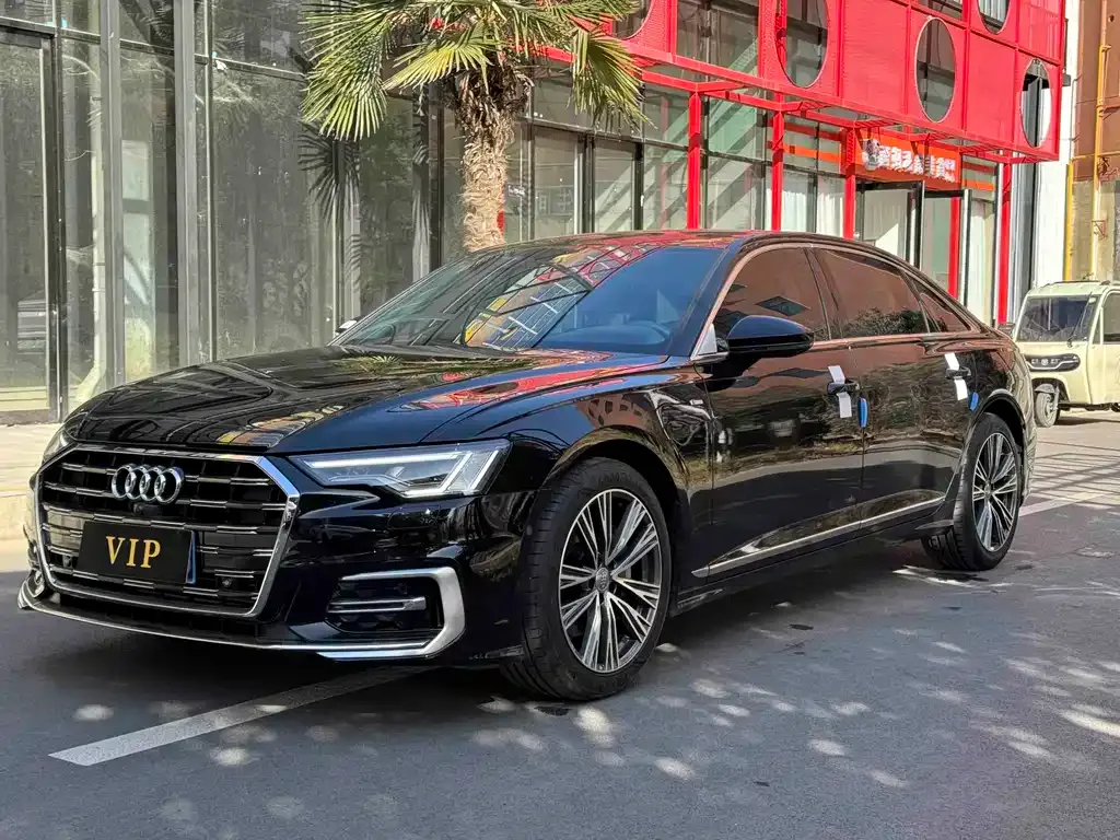 Audi A6L — фото 1