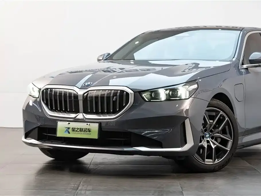 BMW i5 — фото 5