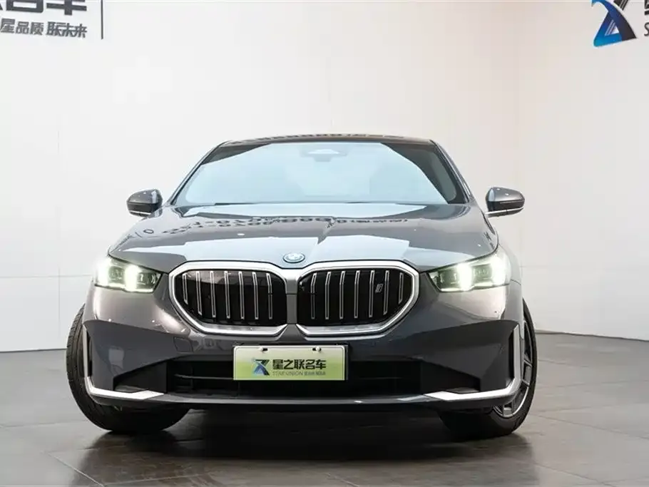 BMW i5 — фото 8