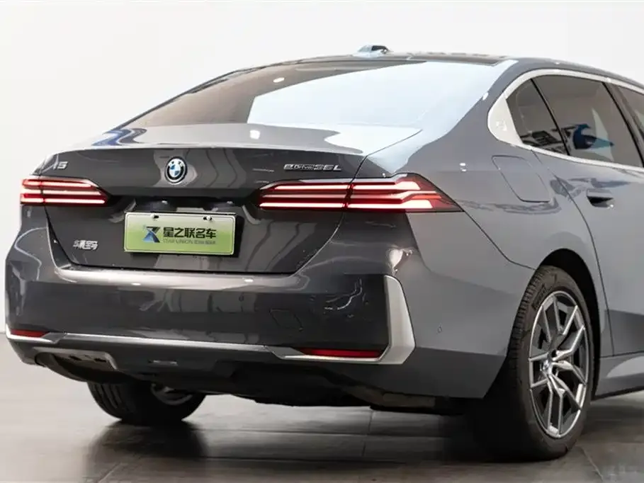 BMW i5 — фото 2