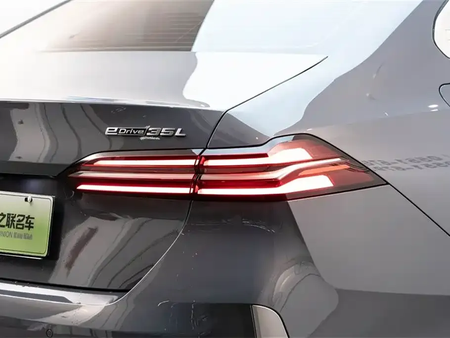 BMW i5 — фото 6