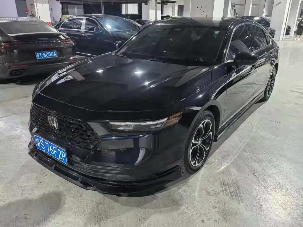 Honda Accord — фото 1