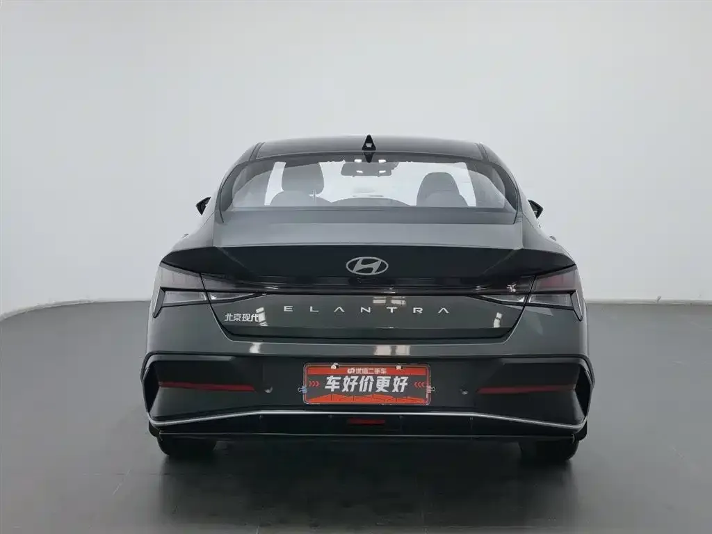 Hyundai Elantra — фото 2