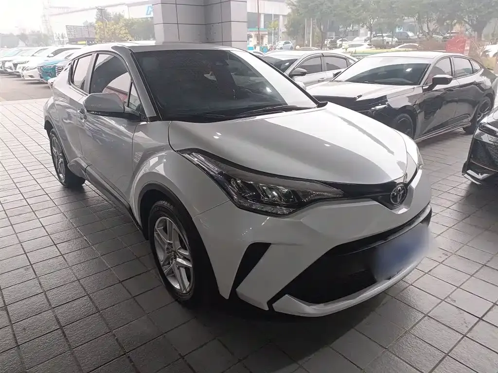 Toyota C-HR — фото 2