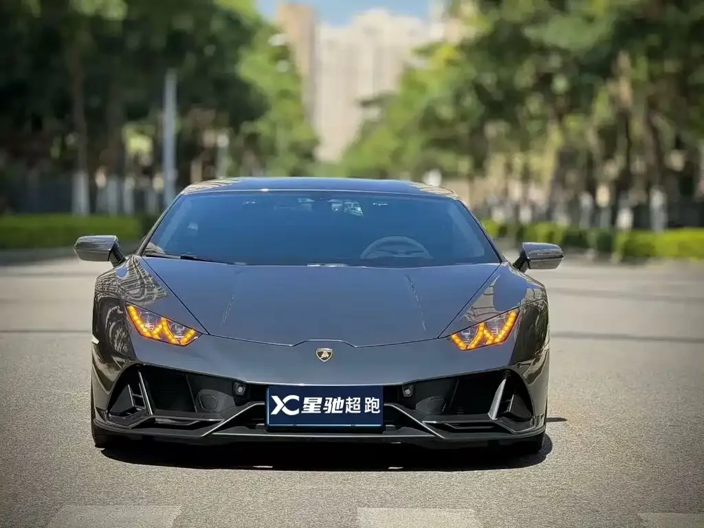 Lamborghini Huracan — фото 1