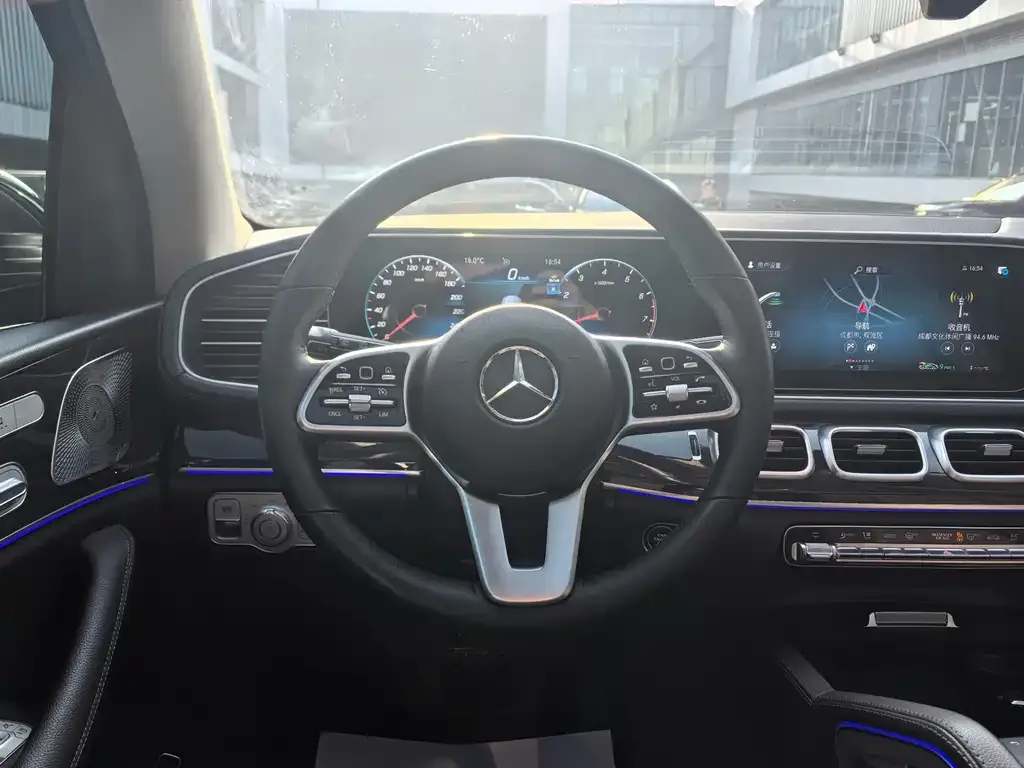 Mercedes-Benz GLE — фото 7