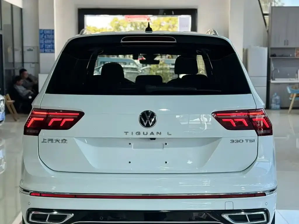 Volkswagen Tiguan L — фото 3