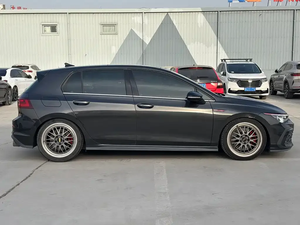 Volkswagen Golf GTI — фото 3