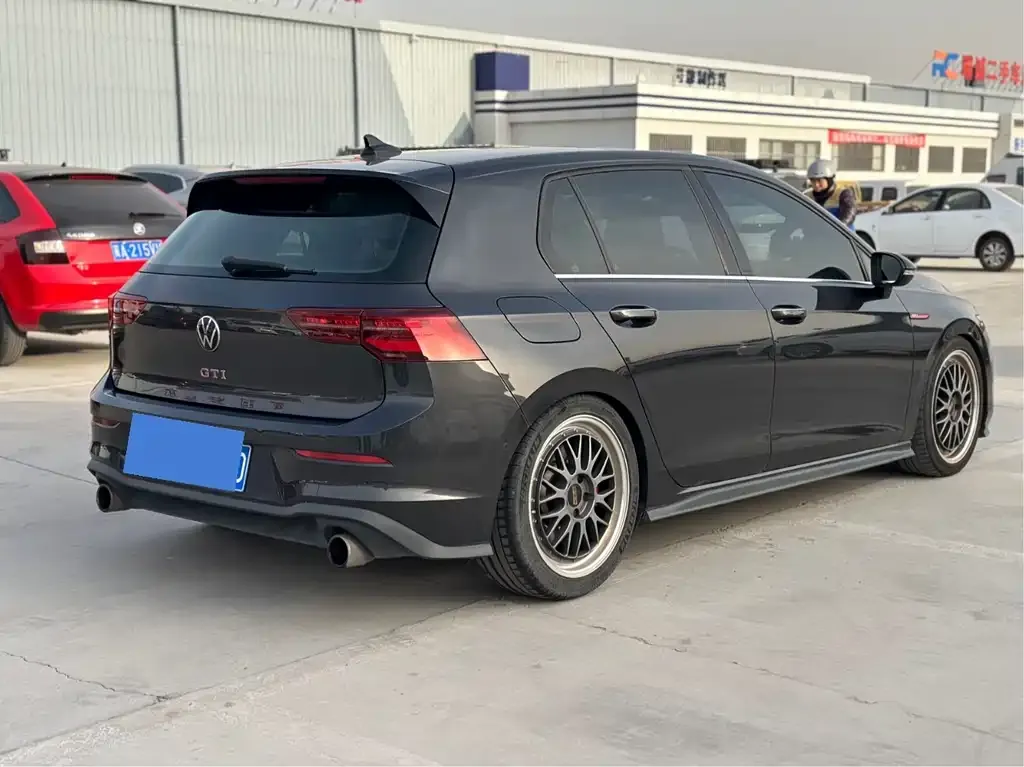 Volkswagen Golf GTI — фото 4