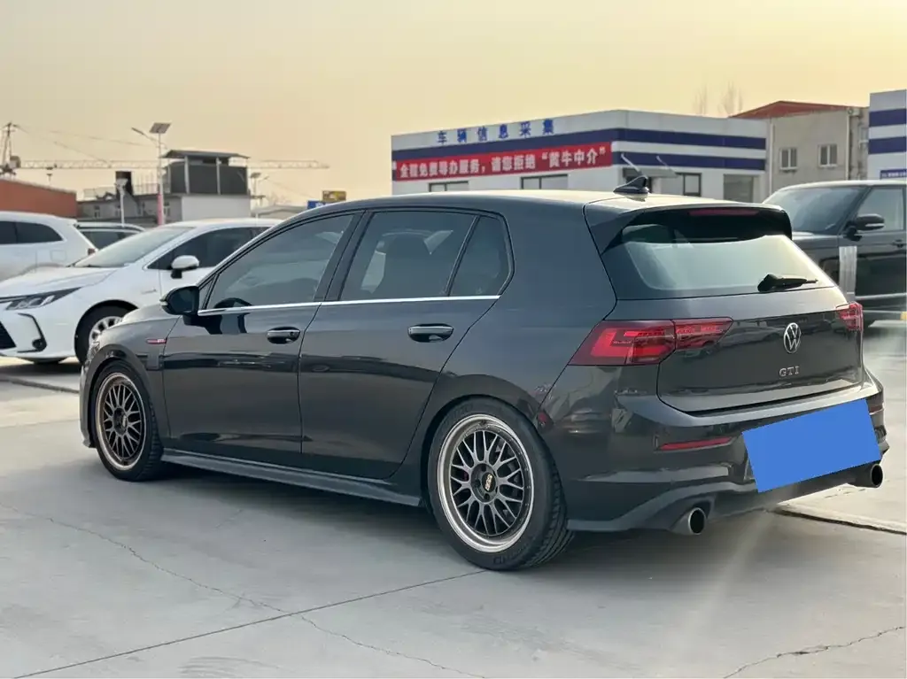 Volkswagen Golf GTI — фото 5