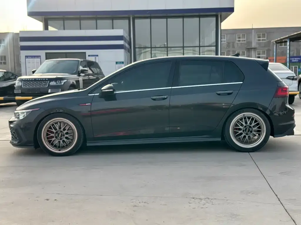 Volkswagen Golf GTI — фото 8