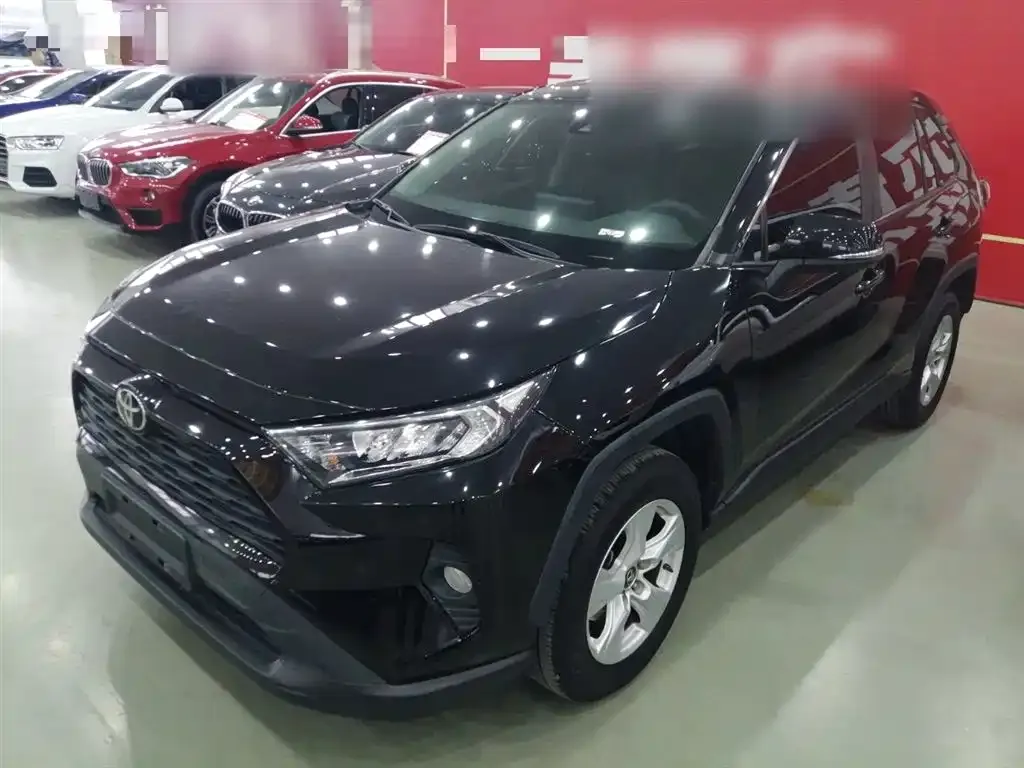 Toyota RAV4 — фото 9