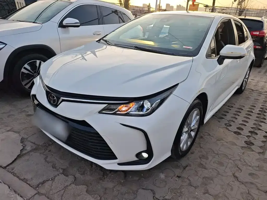Toyota Corolla — фото 1