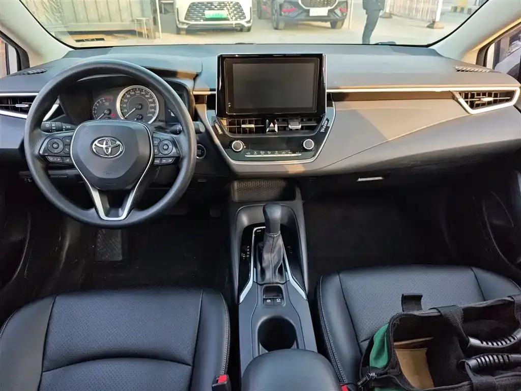 Toyota Corolla — фото 2