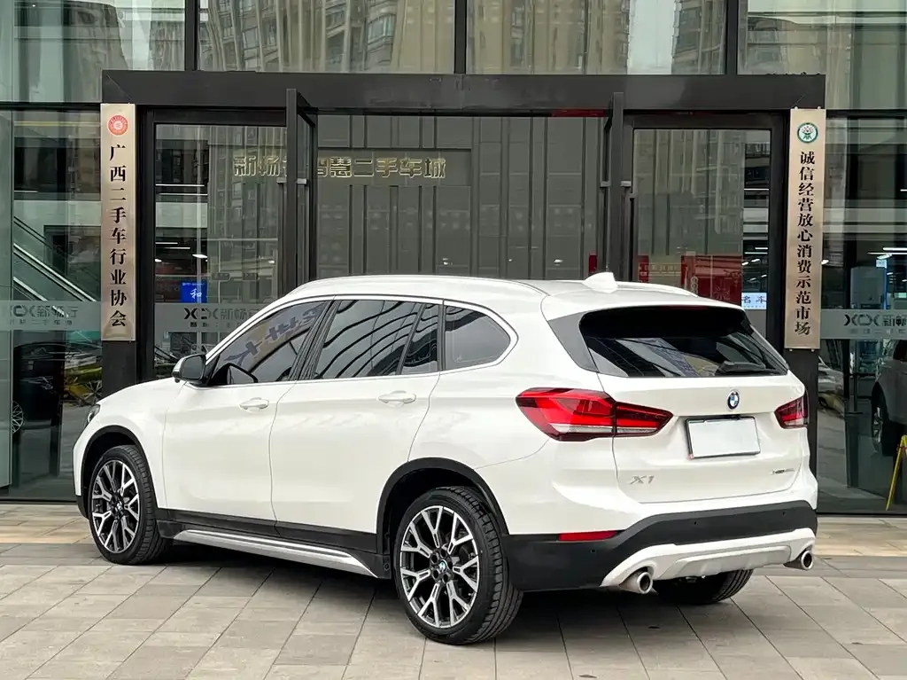 BMW X1 — фото 8