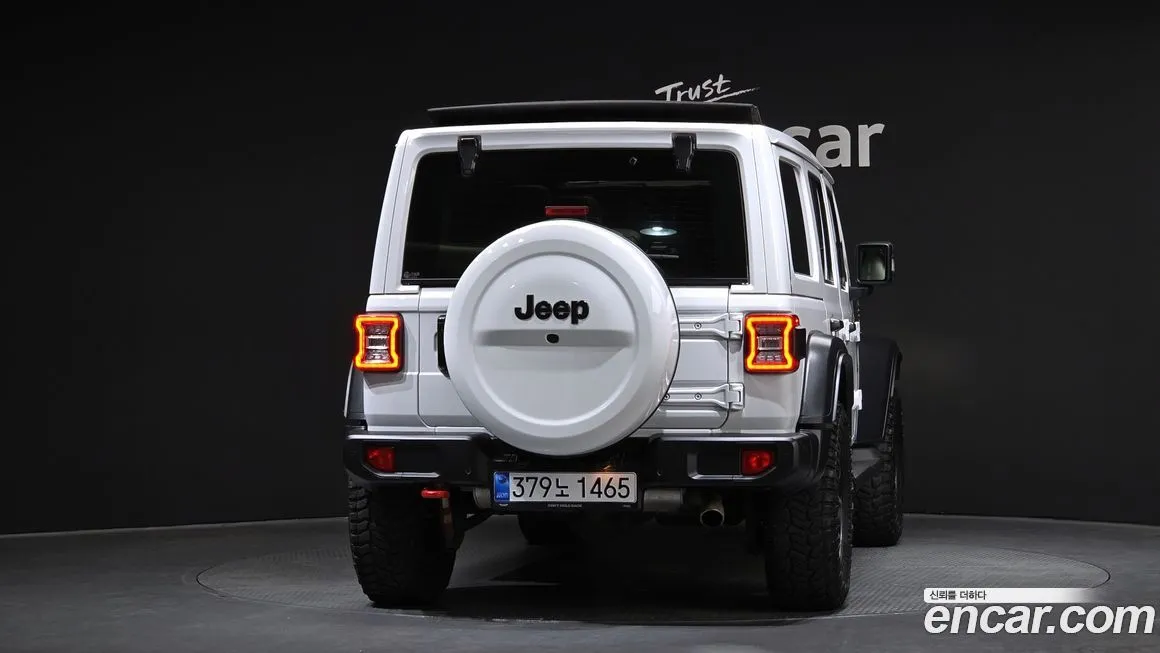 Jeep Wrangler — фото 7