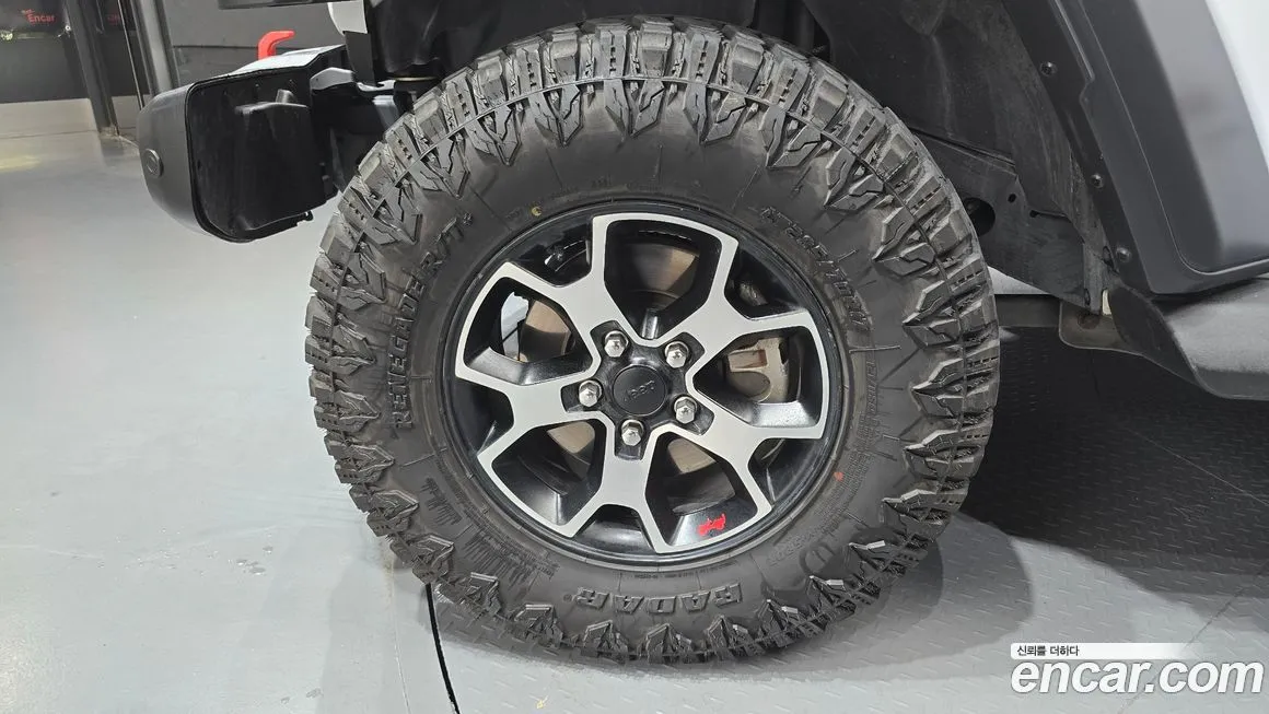 Jeep Wrangler — фото 10