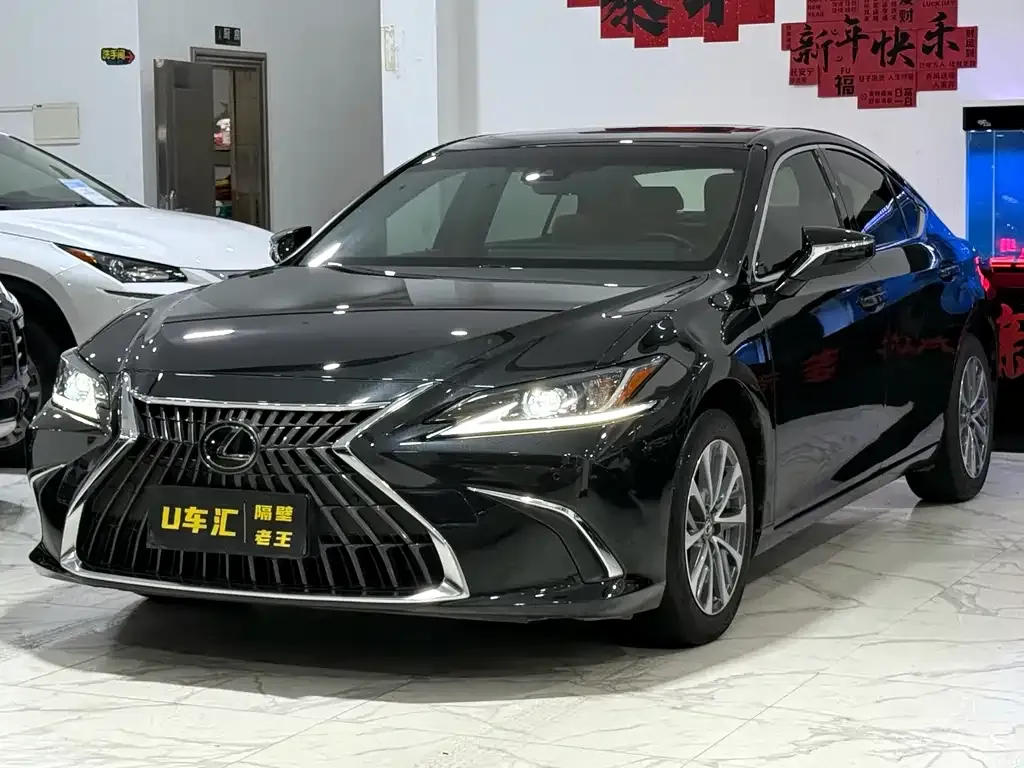 Lexus ES — фото 1