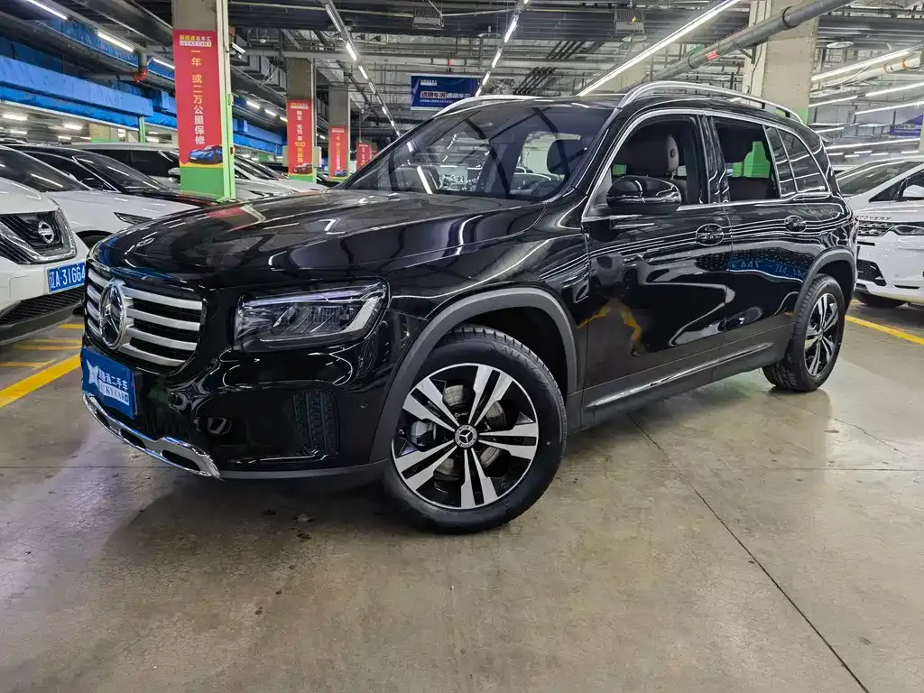 Mercedes-Benz GLB — фото 1