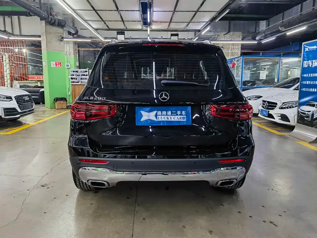 Mercedes-Benz GLB — фото 10