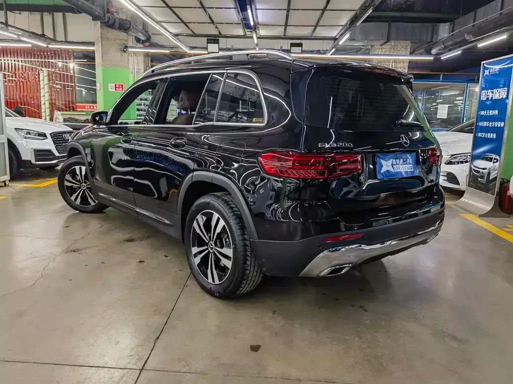 Mercedes-Benz GLB — фото 9