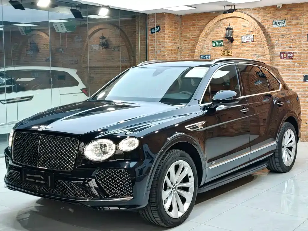 Bentley Bentayga — фото 1