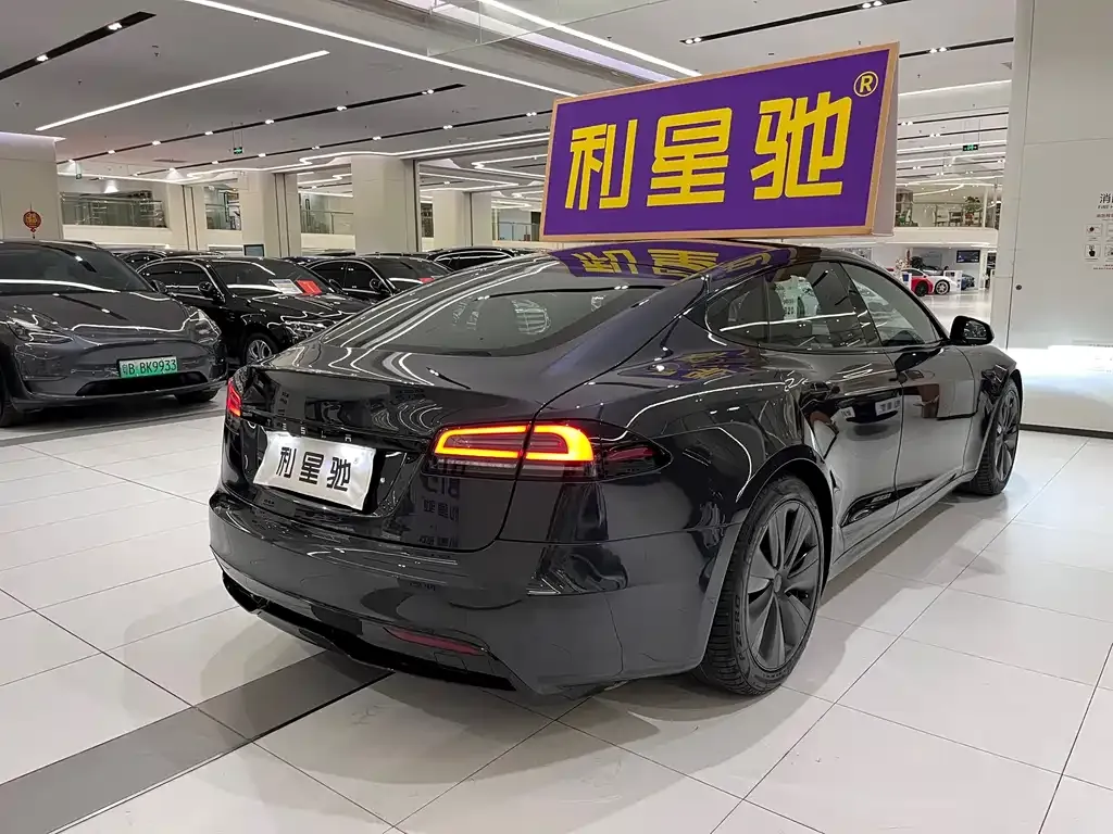 Tesla Model S — фото 2