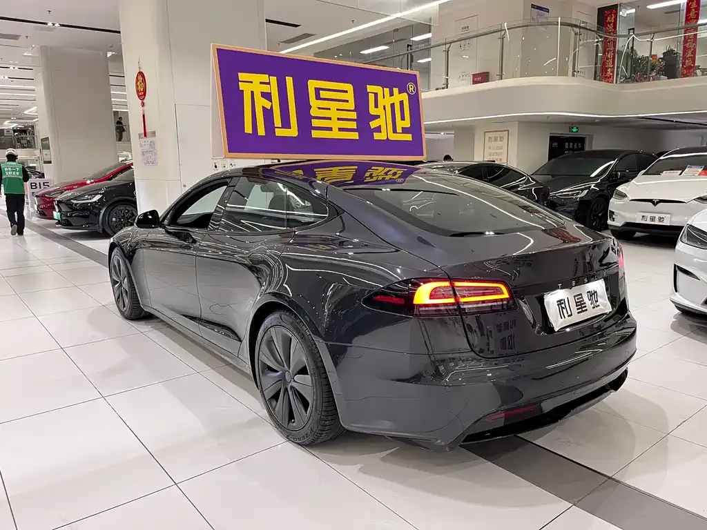 Tesla Model S — фото 10