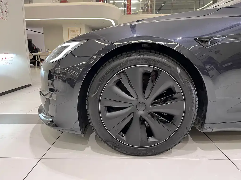 Tesla Model S — фото 9