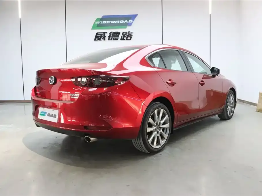 Mazda 3 Axela — фото 4