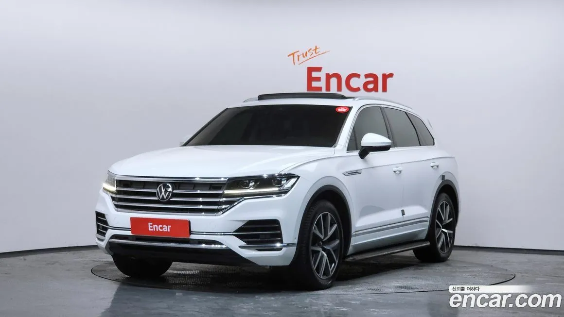 Volkswagen Touareg — фото 1
