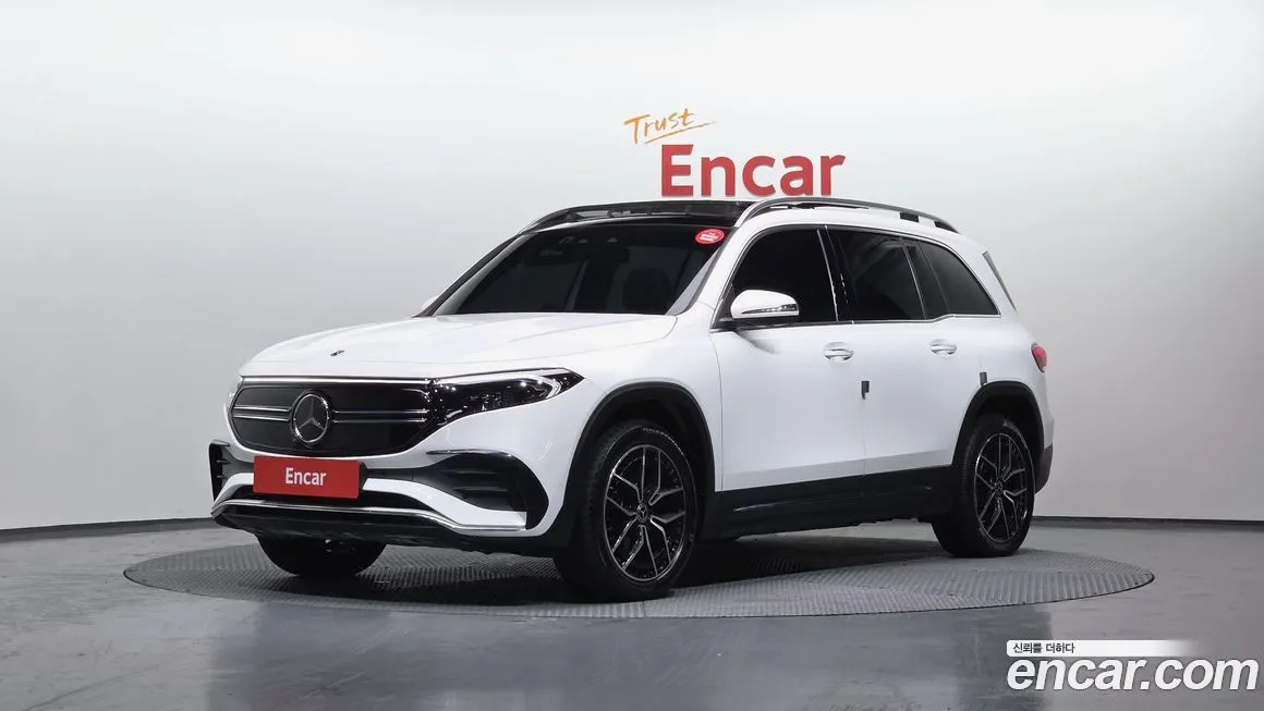 Mercedes-Benz EQB — фото 1
