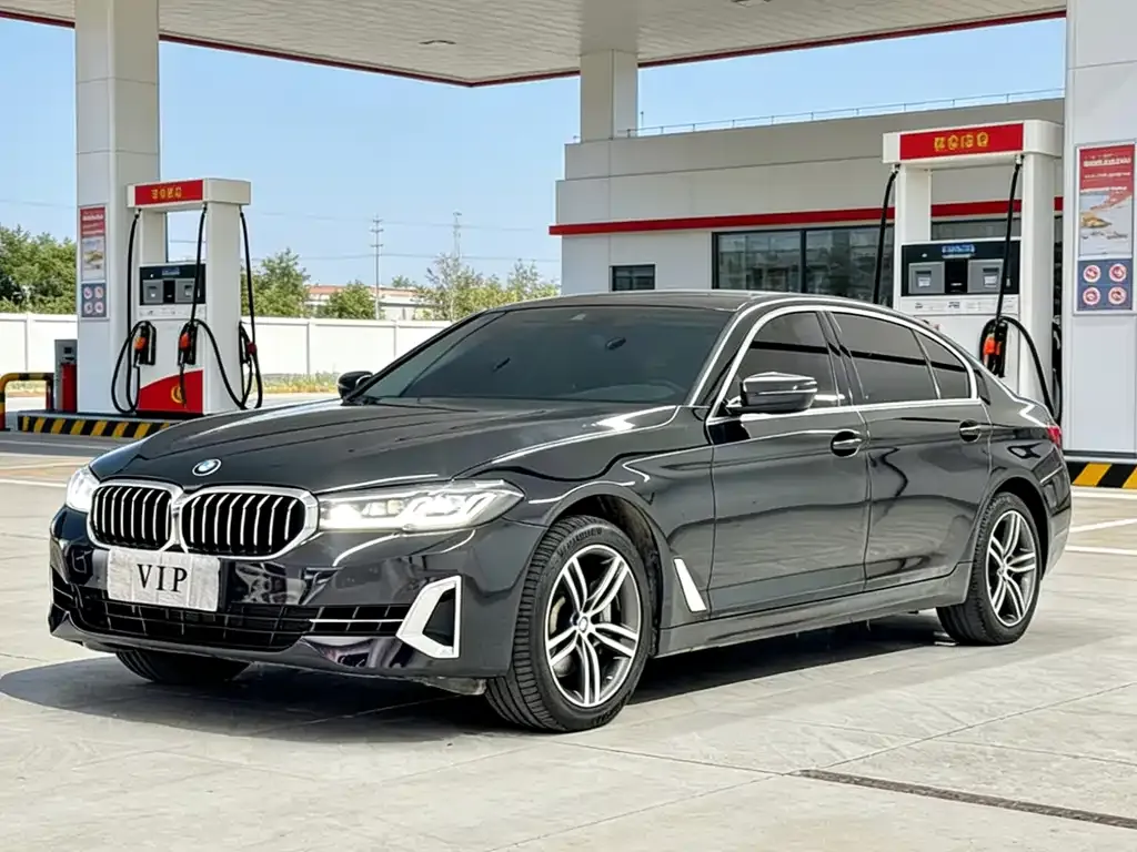 BMW 5 Series — фото 1