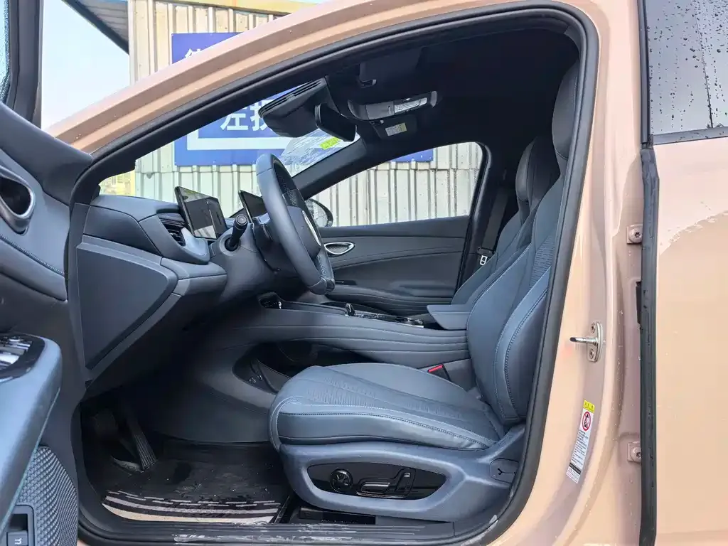 BYD Seal 06GT — фото 10