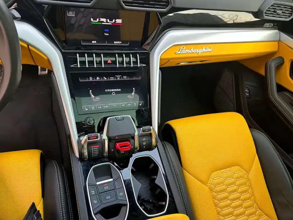 Lamborghini Urus — фото 3