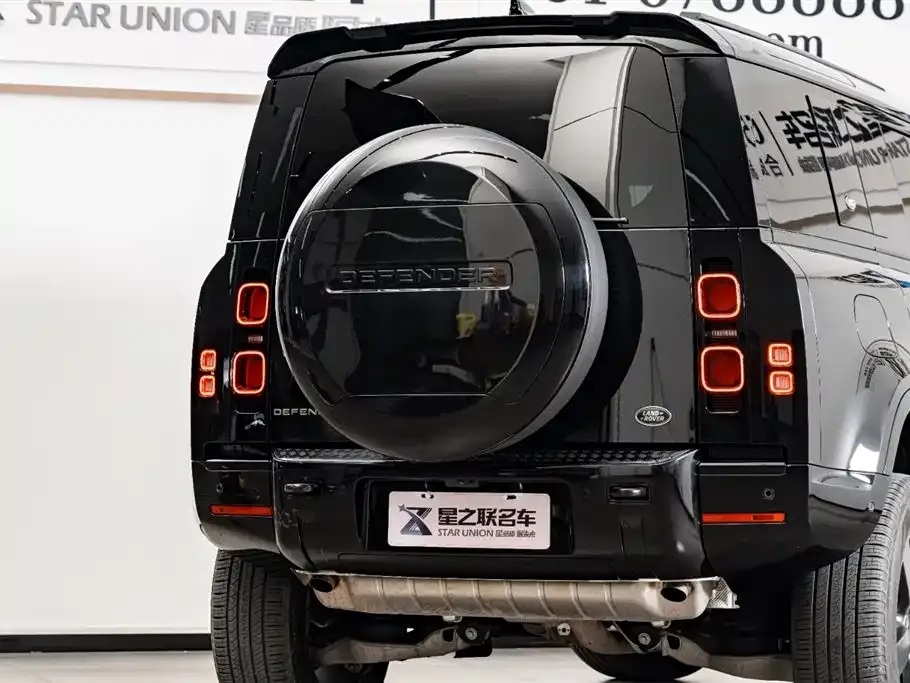 Land Rover Defender — фото 10