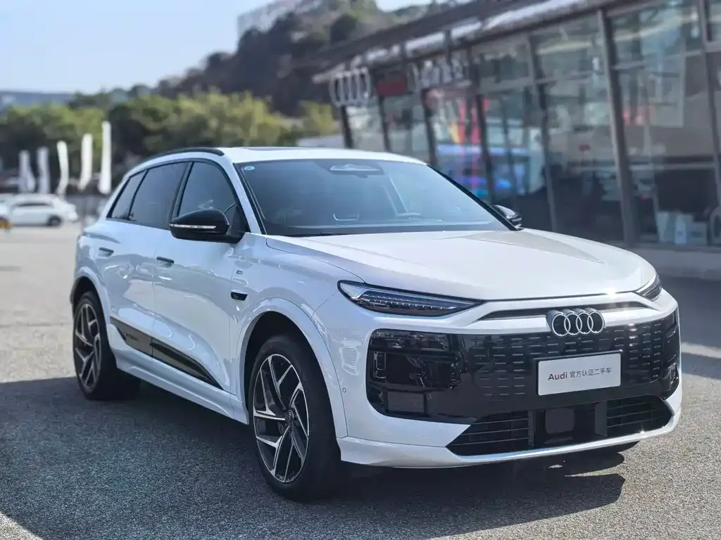 Audi Q6L e-tron — фото 5