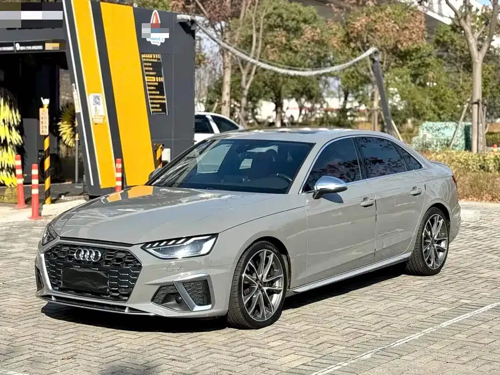 Audi S4 — фото 1